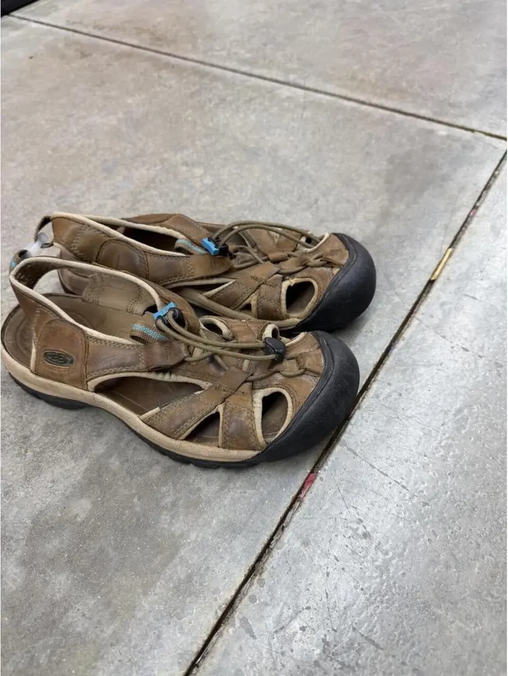 keen venice h2 brown and black sandals size 9.5